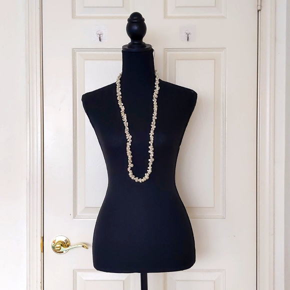 RARE! NWOT. Vintage Hawiian Umboniun Sea Shell Lei Necklace. - Picture 1 of 4